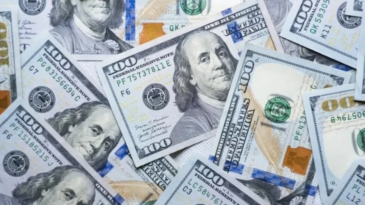 سعر الدولار يتغير بعد قرار البنك المركزي وآخر تحديثات السوق